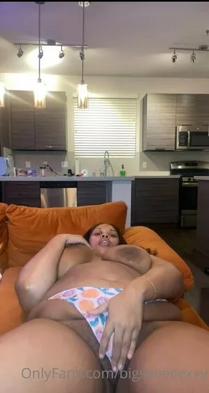 bigseeeeexxy / bigseeeeeexxy nude photo #0034