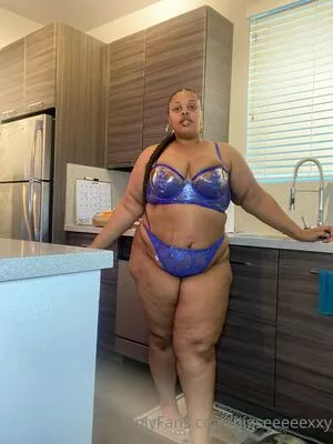 bigseeeeexxy / bigseeeeeexxy nude photo #0085