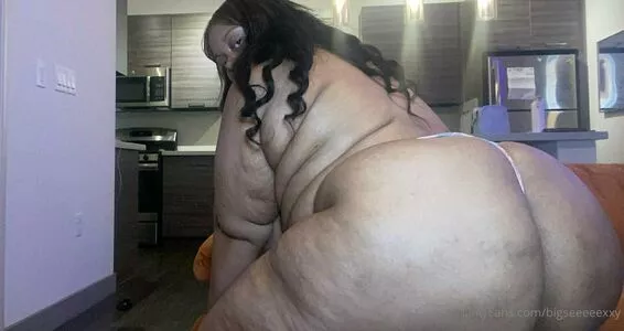 bigseeeeexxy / bigseeeeeexxy nude photo #0112