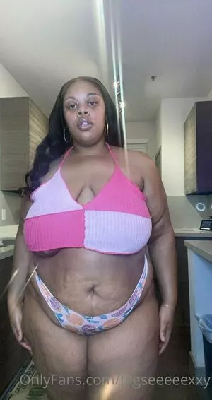 bigseeeeexxy / bigseeeeeexxy nude photo #0126