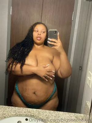 bigseeeeexxy / bigseeeeeexxy nude photo #0177