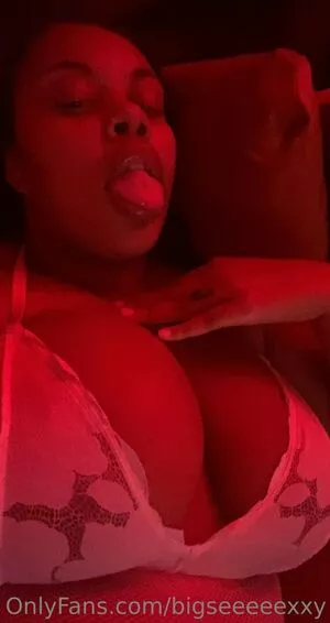 bigseeeeexxy / bigseeeeeexxy nude photo #0201