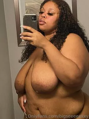 bigseeeeexxy / bigseeeeeexxy nude photo #0213