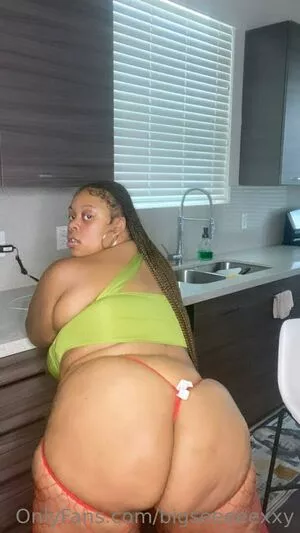 bigseeeeexxy / bigseeeeeexxy nude photo #0230