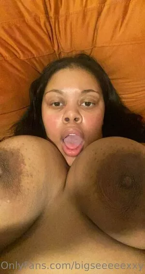 bigseeeeexxy / bigseeeeeexxy nude photo #0236