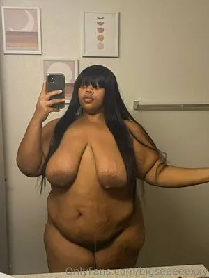 bigseeeeexxy / bigseeeeeexxy nude photo #0249