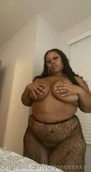 bigseeeeexxy / bigseeeeeexxy nude photo #0252