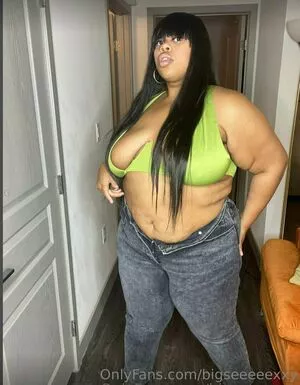 bigseeeeexxy / bigseeeeeexxy nude photo #0264