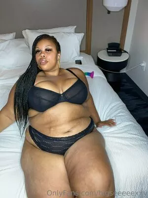 bigseeeeexxy / bigseeeeeexxy nude photo #0296