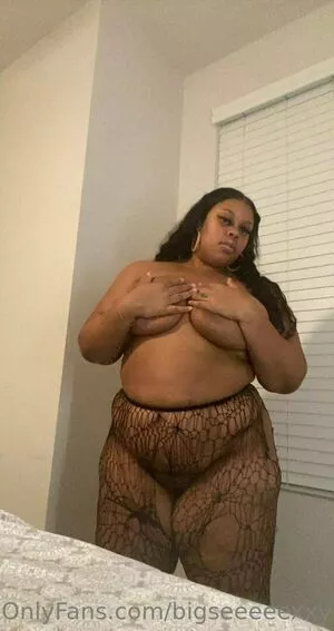 bigseeeeexxy / bigseeeeeexxy nude photo #0325