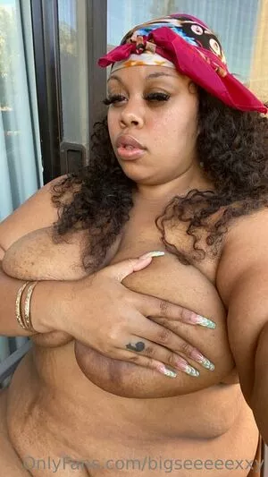 bigseeeeexxy / bigseeeeeexxy nude photo #0337