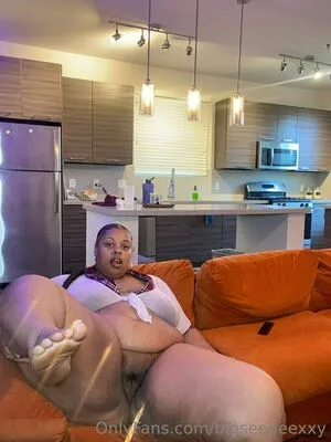 bigseeeeexxy / bigseeeeeexxy nude photo #0341