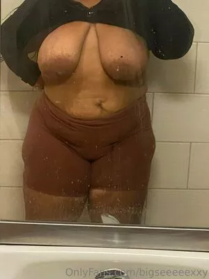 bigseeeeexxy / bigseeeeeexxy nude photo #0360