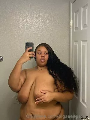 bigseeeeexxy / bigseeeeeexxy nude photo #0376