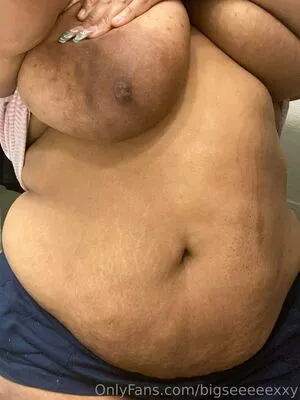 bigseeeeexxy / bigseeeeeexxy nude photo #0384