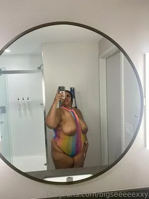 bigseeeeexxy / bigseeeeeexxy nude photo #0416