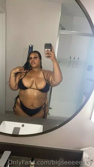 bigseeeeexxy / bigseeeeeexxy nude photo #0418