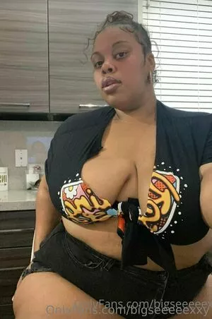 bigseeeeexxy / bigseeeeeexxy nude photo #0425