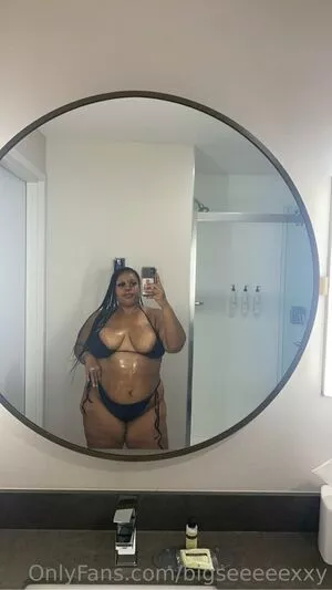 bigseeeeexxy / bigseeeeeexxy nude photo #0437