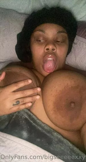 bigseeeeexxy / bigseeeeeexxy nude photo #0465