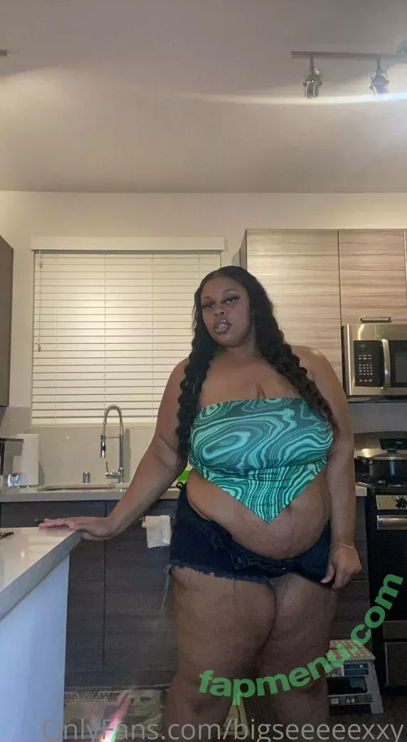 bigseeeeexxy nude photo #0002 (bigseeeeeexxy)