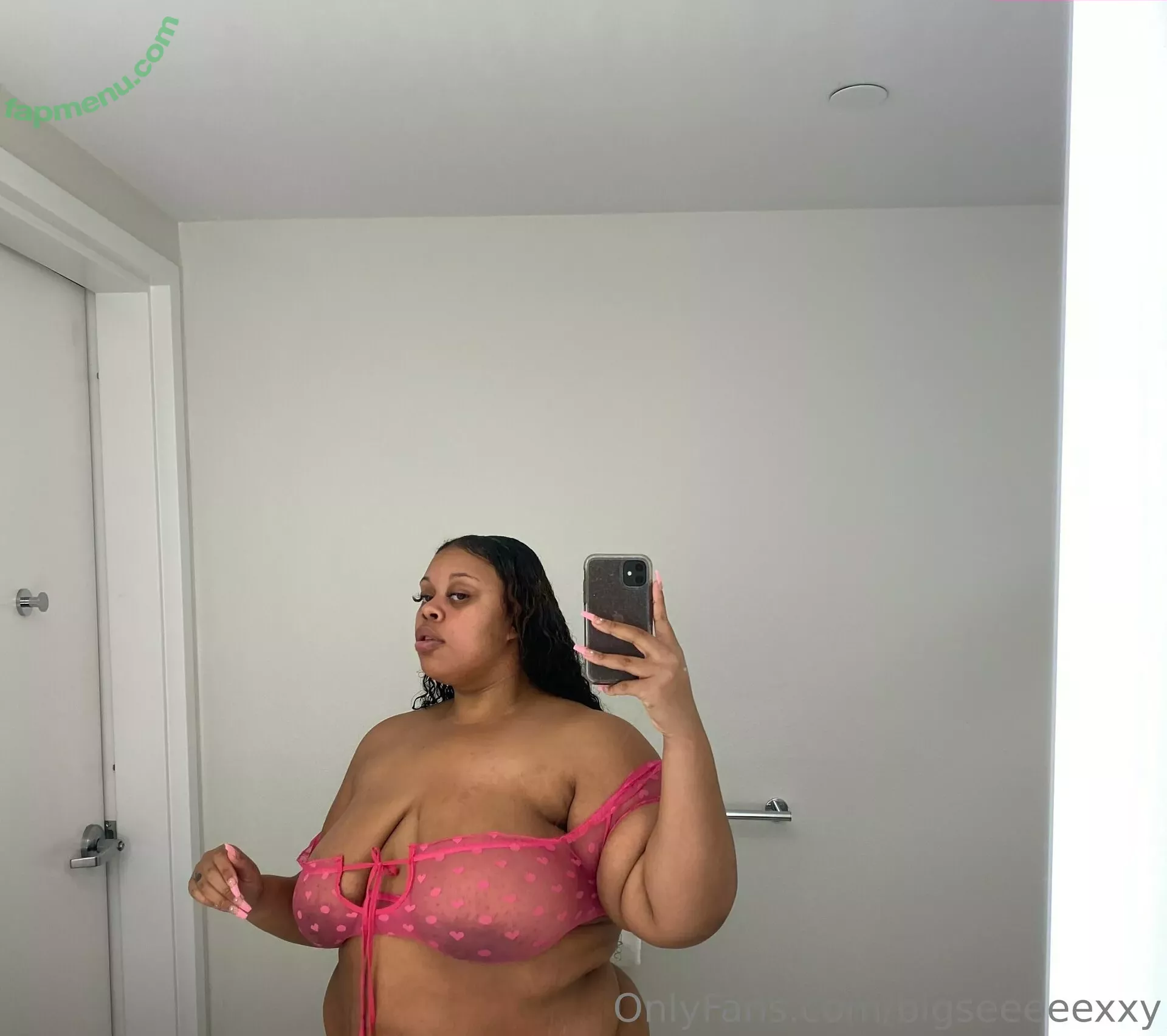 bigseeeeexxy nude photo #0132 (bigseeeeeexxy)