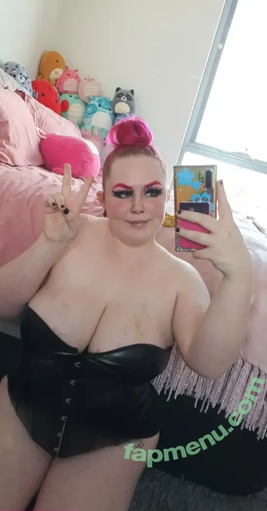 bigtittybitchh2 nude photo #0034 (bigtittybitchs)
