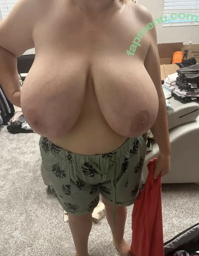 bigtittybitchhh2323 nude photo #0012 (Rissytru22)