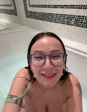  nude photo #0004