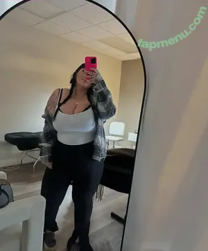 bigtittylicious23 / Court.love23 / tittytickler23 nude photo #0014