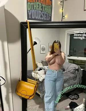 biigb00tybaddie / bigblydie nude photo #0003