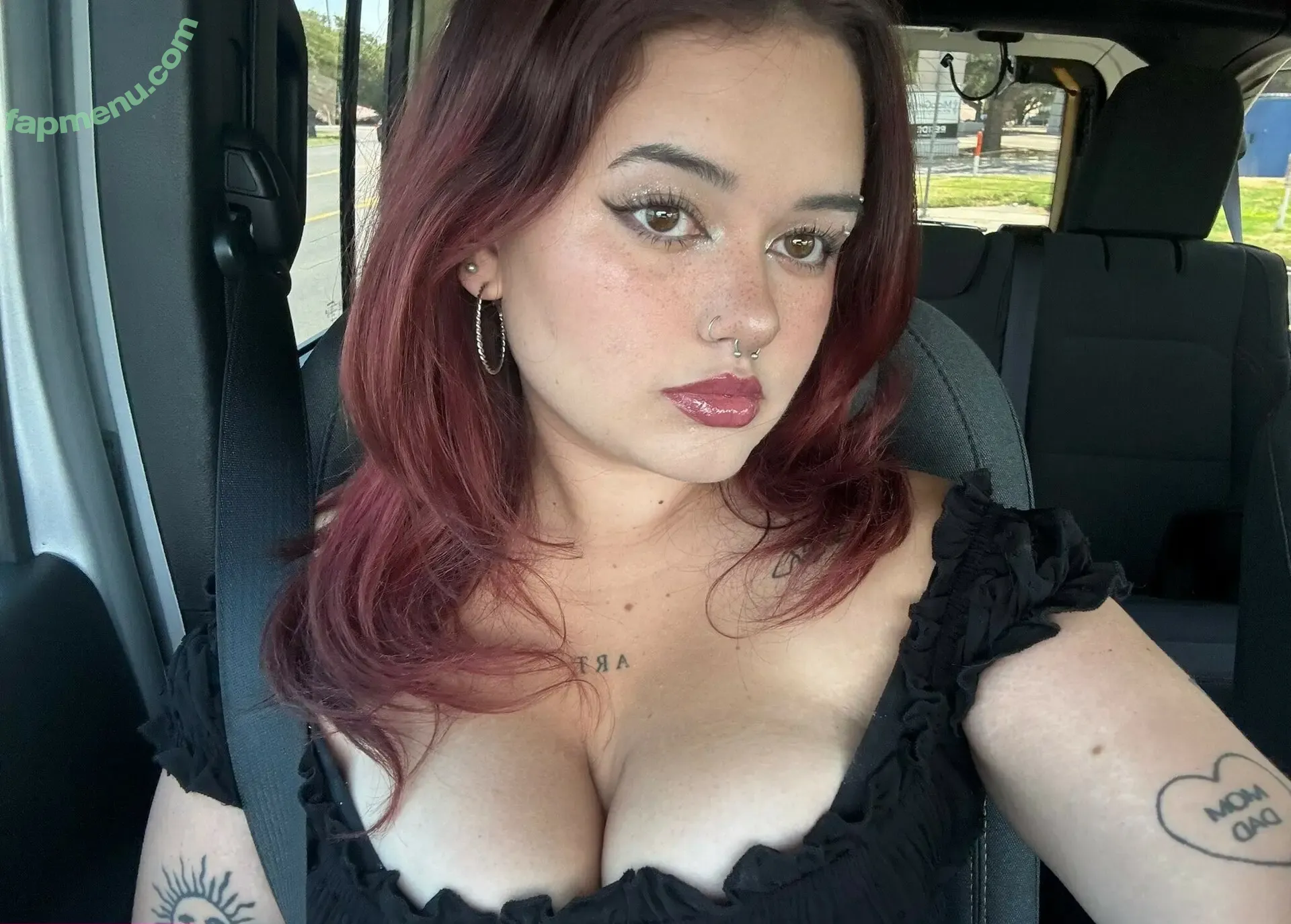 billhaders_wife nude photo #0028 (billfreakinghader / oliviabella)