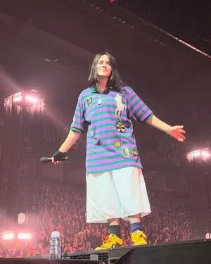 Billie Eilish / Fake / billieeilish nude photo #3322