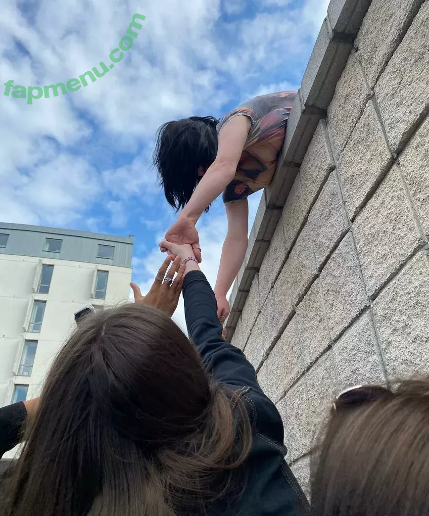 Billie Eilish nude photo #3419 (Fake / billeeilish / billieeilish)