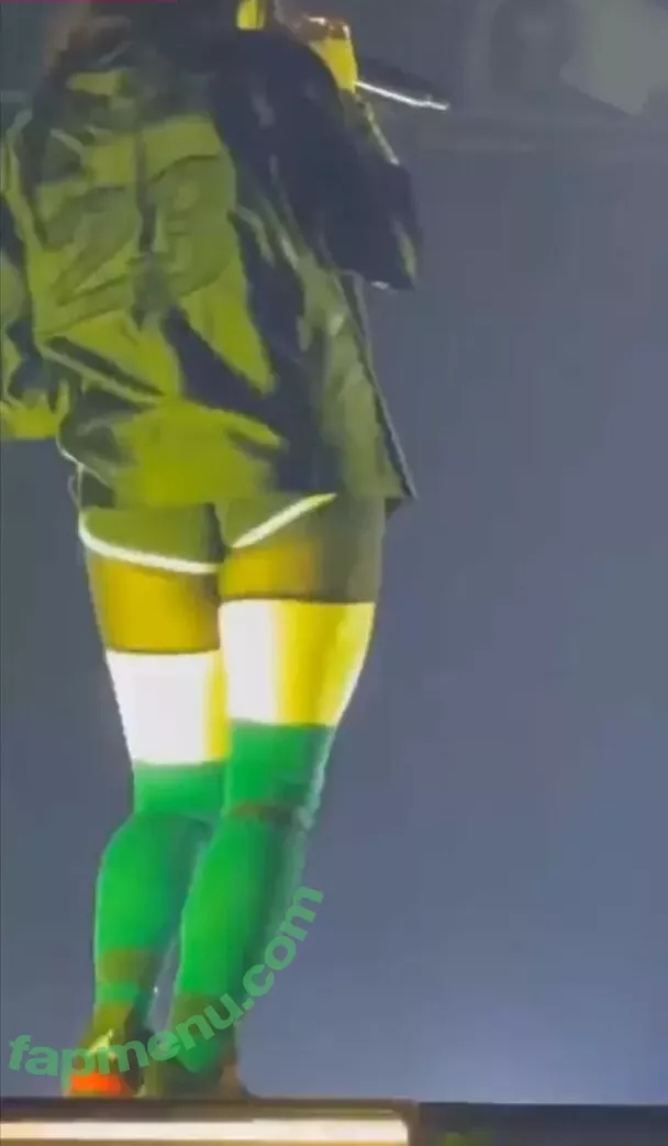 Billie Eilish nude photo #3444 (Fake / billeeilish / billieeilish)