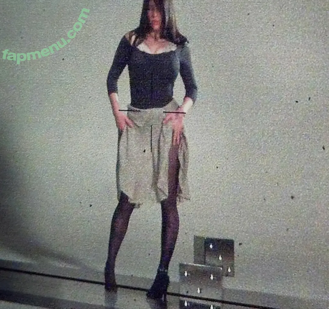 Billie Eilish nude photo #3811 (Fake / billeeilish / billieeilish)