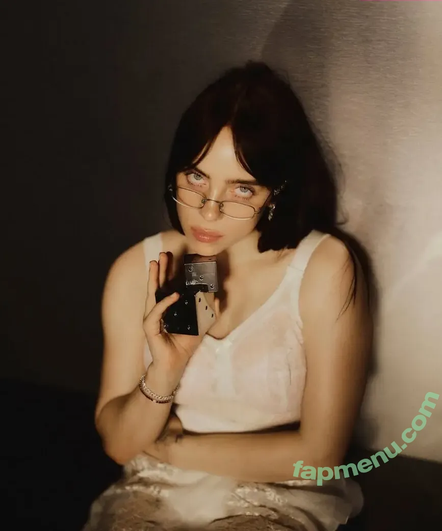 Billie Eilish nude photo #3926 (Fake / billeeilish / billieeilish)