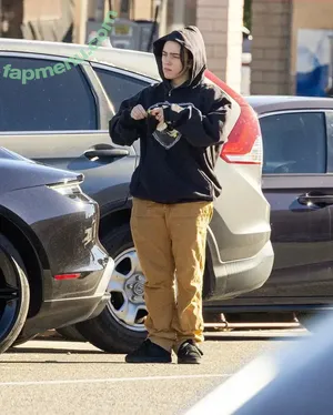 Billie Eilish / Fake / billeeilish / billieeilish nude photo #4445