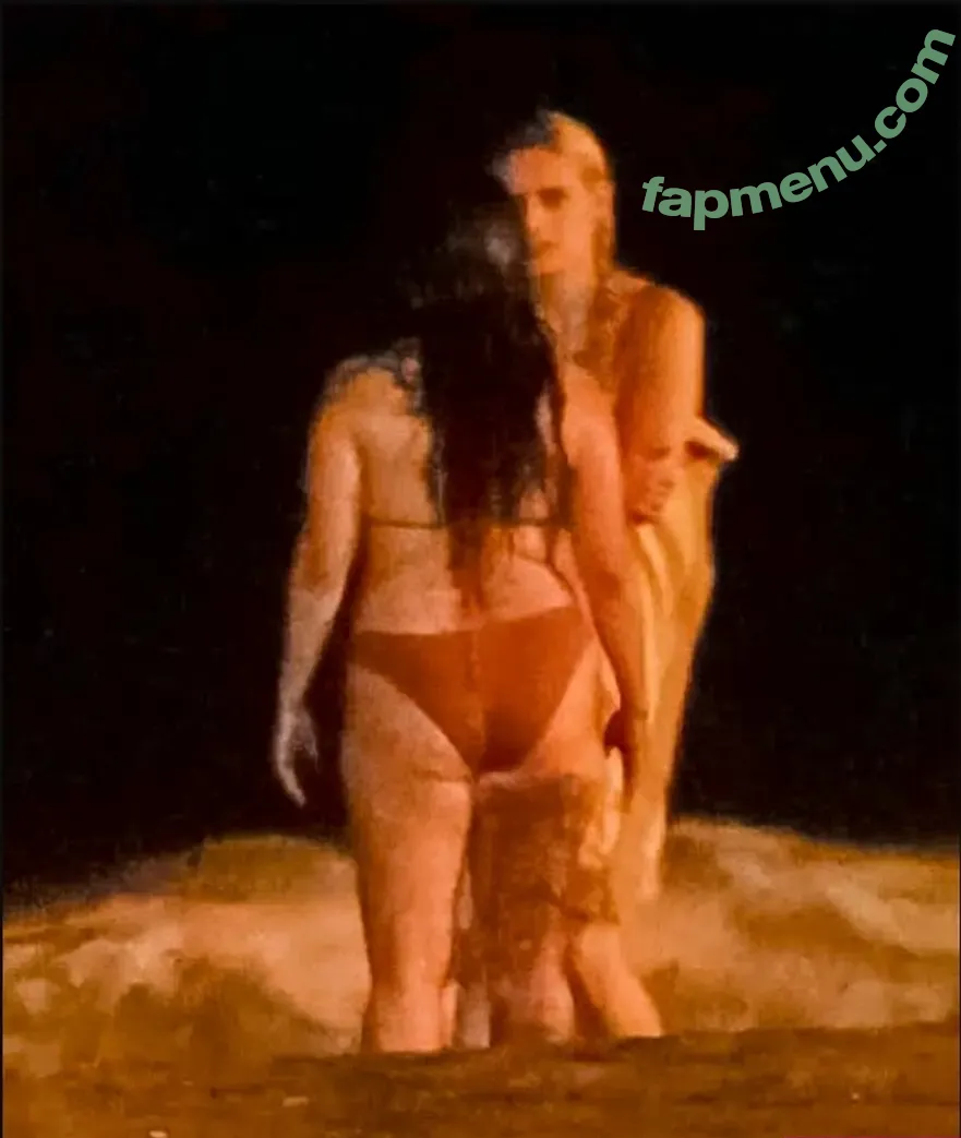 Billie Eilish nude photo #4050 (Fake / billeeilish / billieeilish)