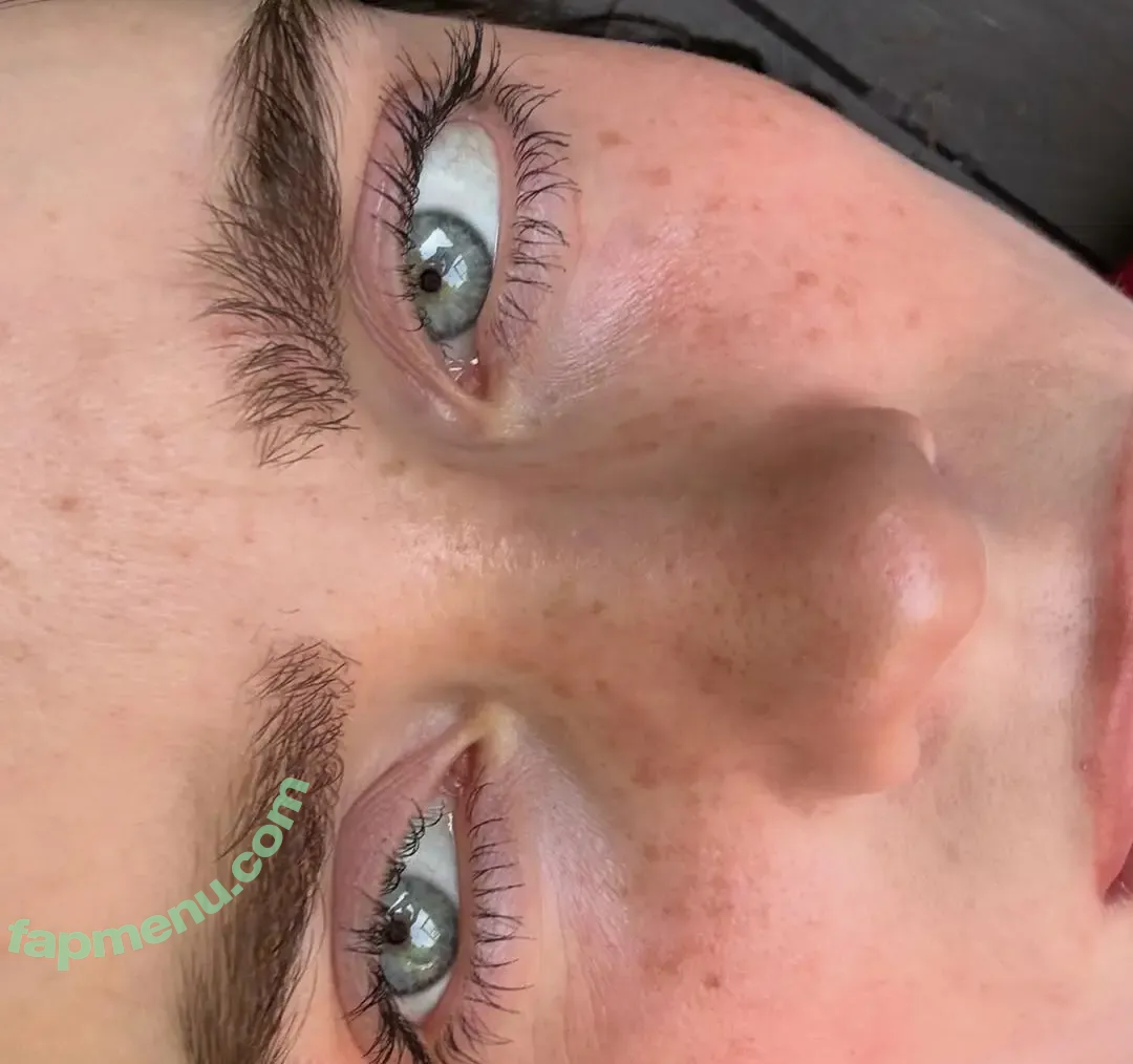 Billie Eilish nude photo #4167 (Fake / billeeilish / billieeilish)