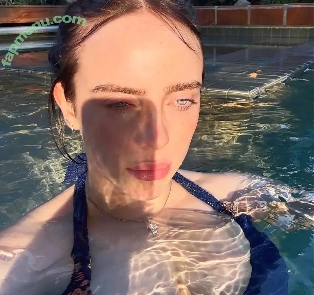 Billie Eilish nude photo #4178 (Fake / billeeilish / billieeilish)