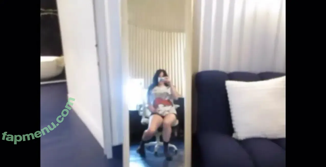 Billie Eilish nude photo #4197 (Fake / billeeilish / billieeilish)