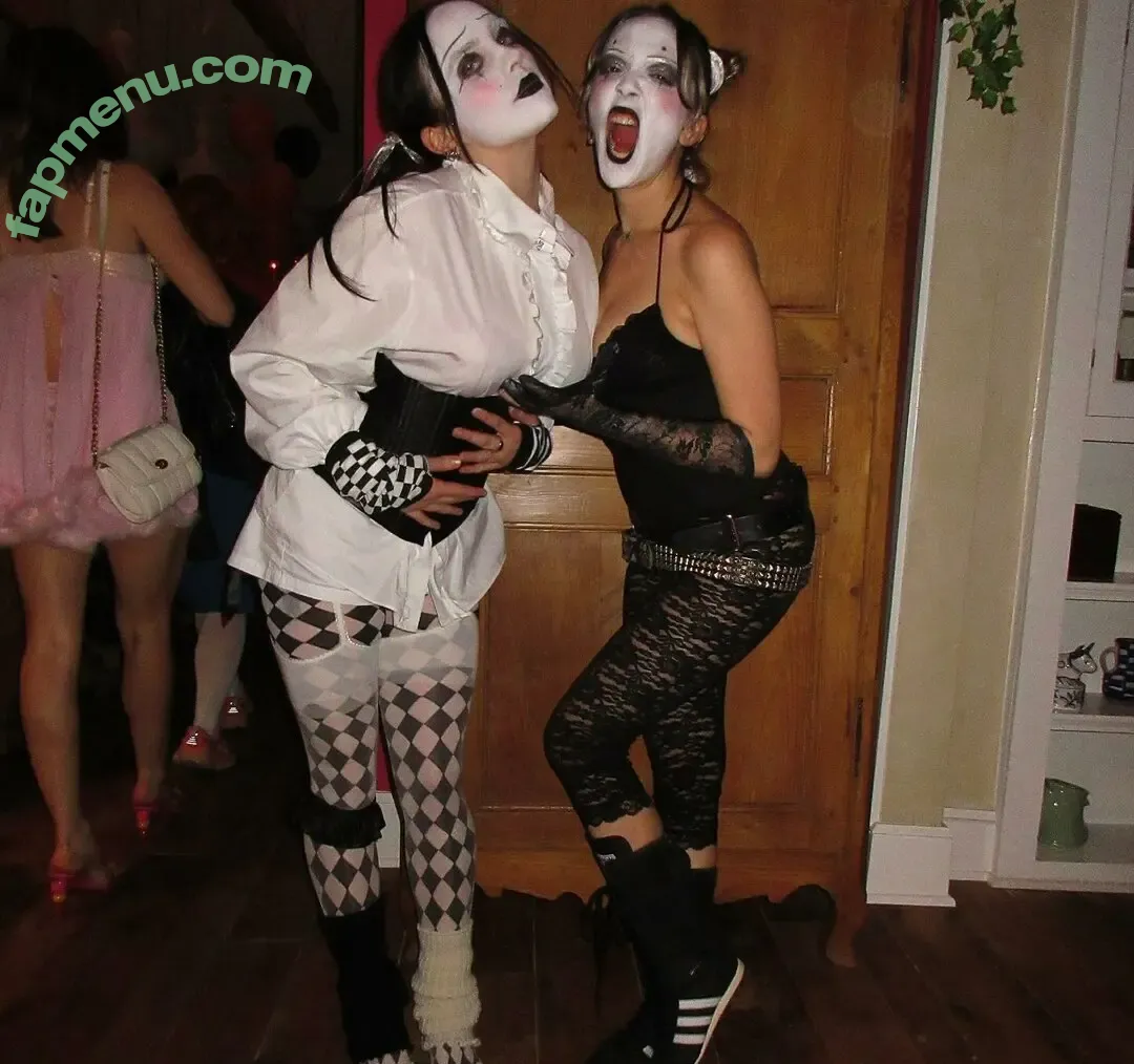 Billie Eilish nude photo #4331 (billieeilish)