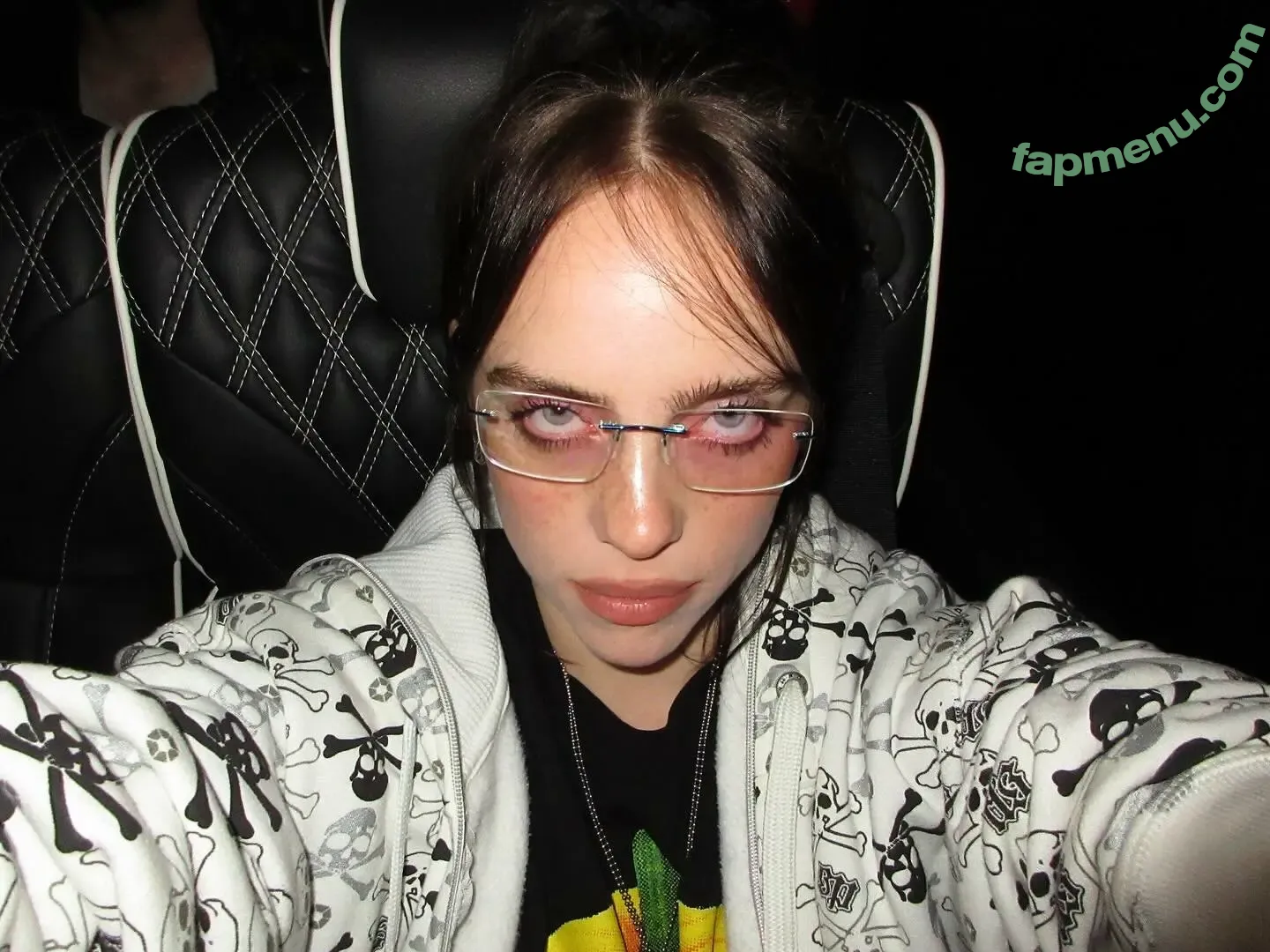 Billie Eilish nude photo #4338 (billieeilish)