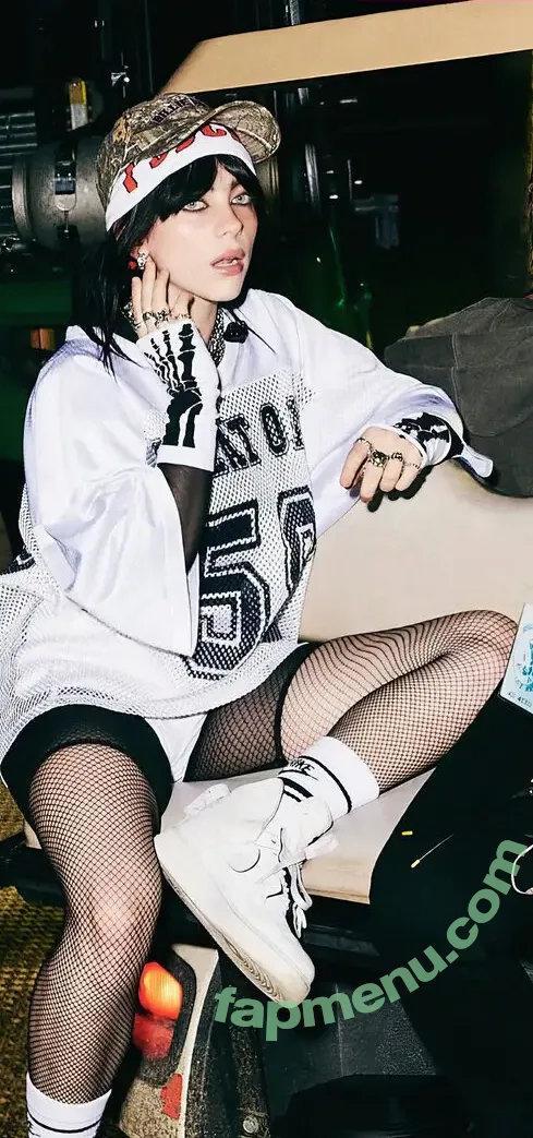 Billie Eilish nude photo #4378 (Fake / billeeilish / billieeilish)