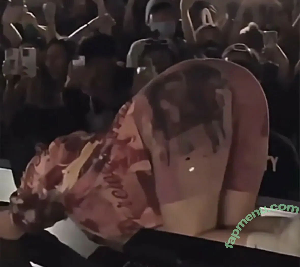 Billie Eilish nude photo #4384 (Fake / billeeilish / billieeilish)