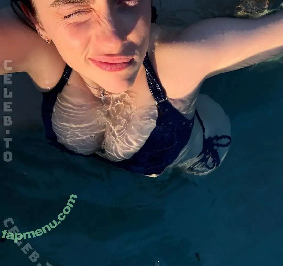 Billie Eilish nude photo #4424 (Fake / billeeilish / billieeilish)
