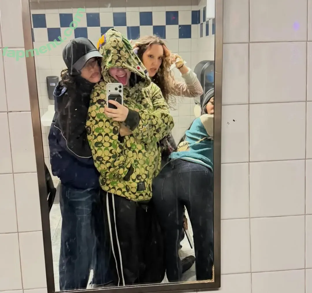 Billie Eilish nude photo #4511 (billeeilish / billieeilish)