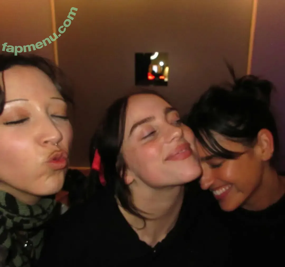 Billie Eilish nude photo #4523 (billeeilish / billieeilish)