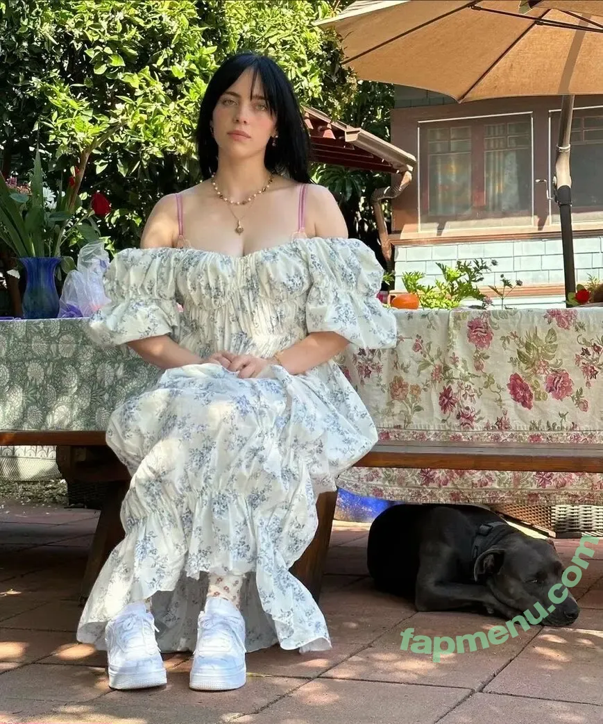 Billie Eilish nude photo #4538 (billeeilish / billieeilish)